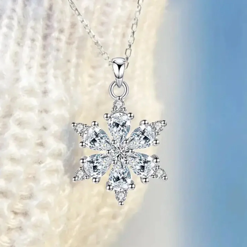 Silver Chain Sky Blue Snowflake Pendant Necklace - NEW